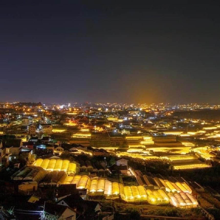 View toàn thành phố nhìn từ Amazing coffee